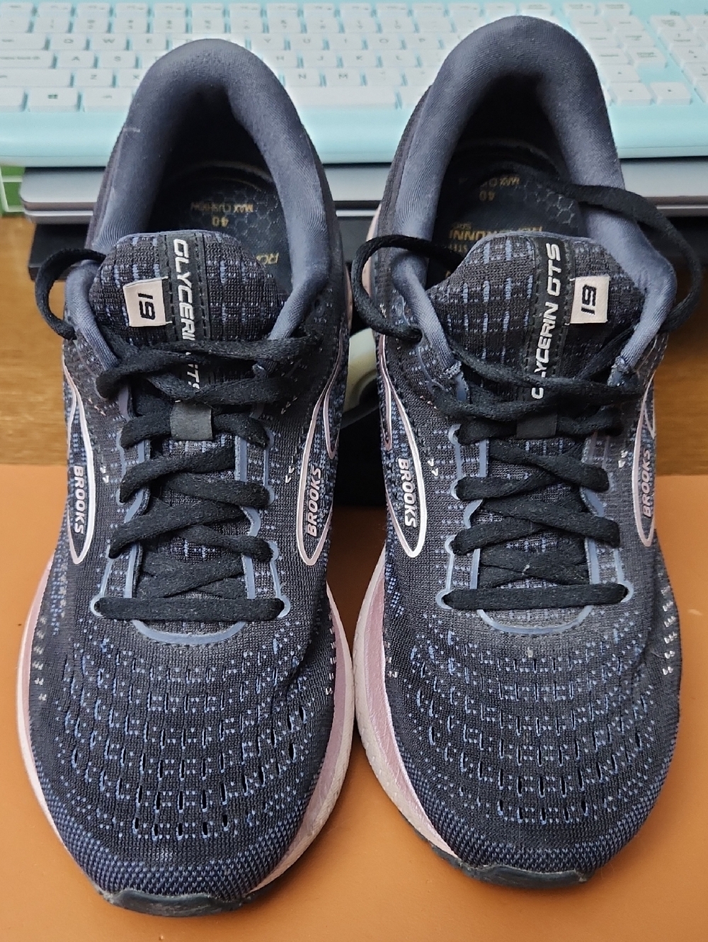 Brooks - Glycerin GTS - Women's Running Shoes in Black & Pink... Size 9 WIDE